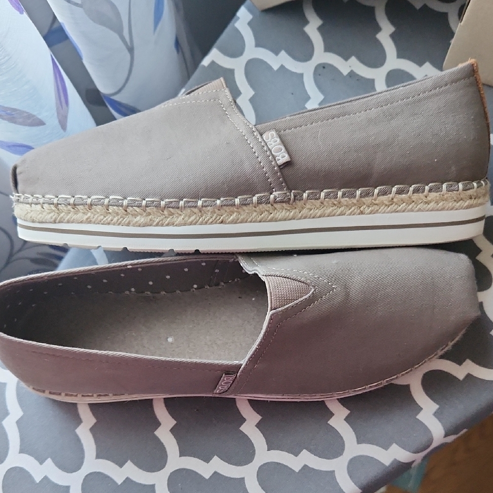 BOBS Skechers Taupe Slip-On Espadrilles Size 10 NWB